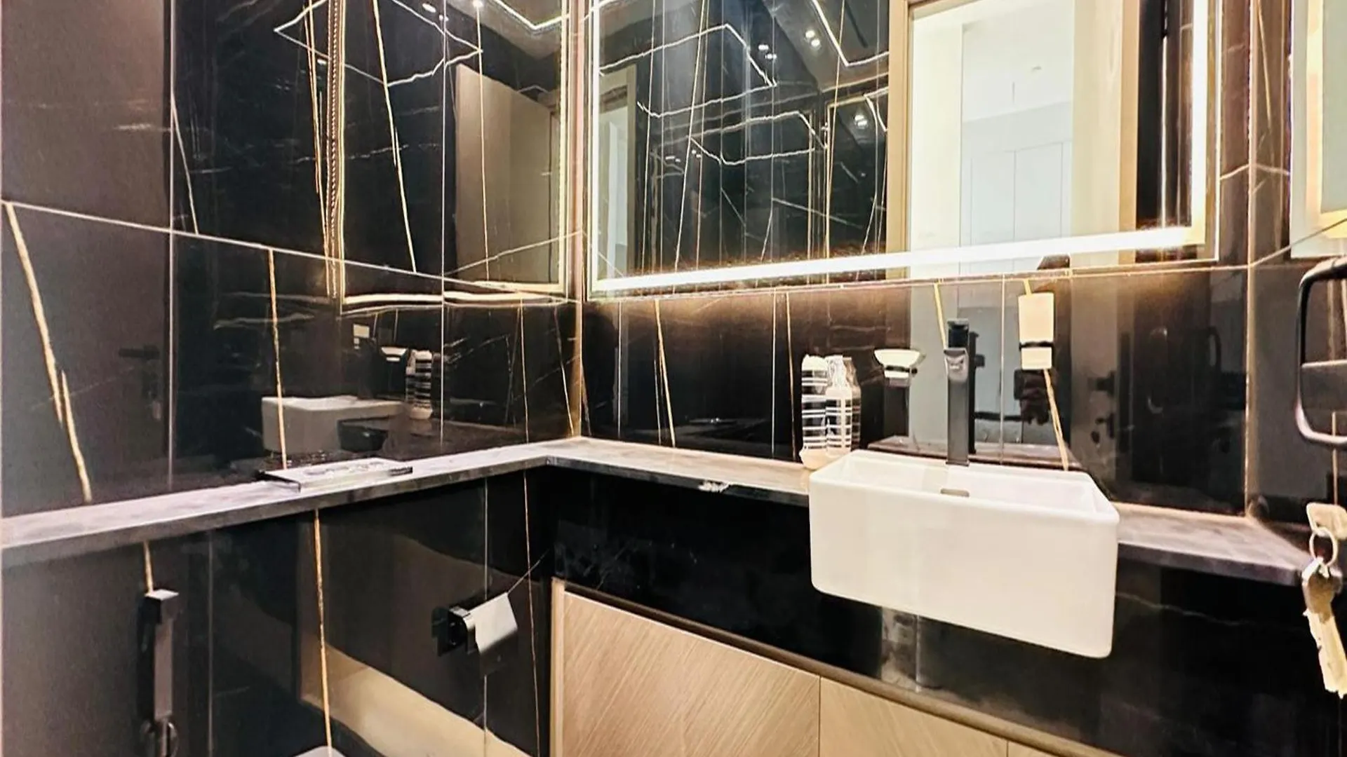 Luxury Belvilla 1Br Pool View Apartment In Jvc Dubai