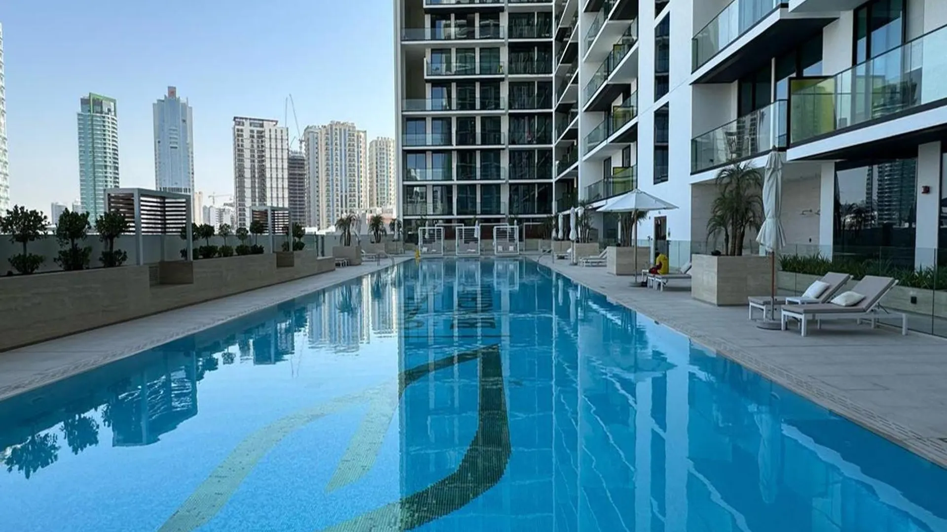 Luxury Belvilla 1Br Pool View Apartment In Jvc Dubai