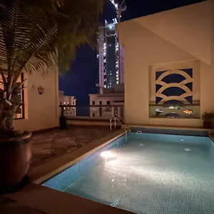 Хостел Neyar Beach Vibes - The Penthouse, Дубай