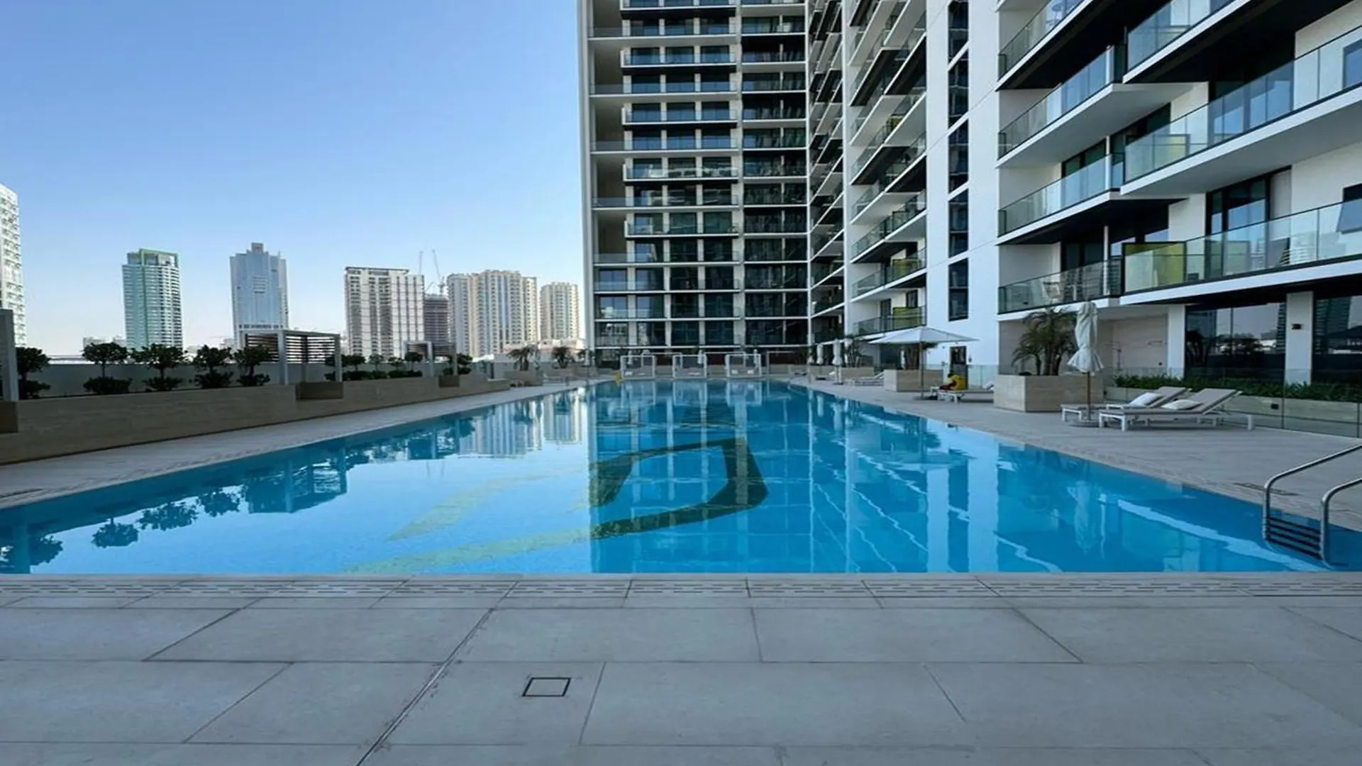 Luxury Belvilla 1Br Pool View Apartment In Jvc Dubai