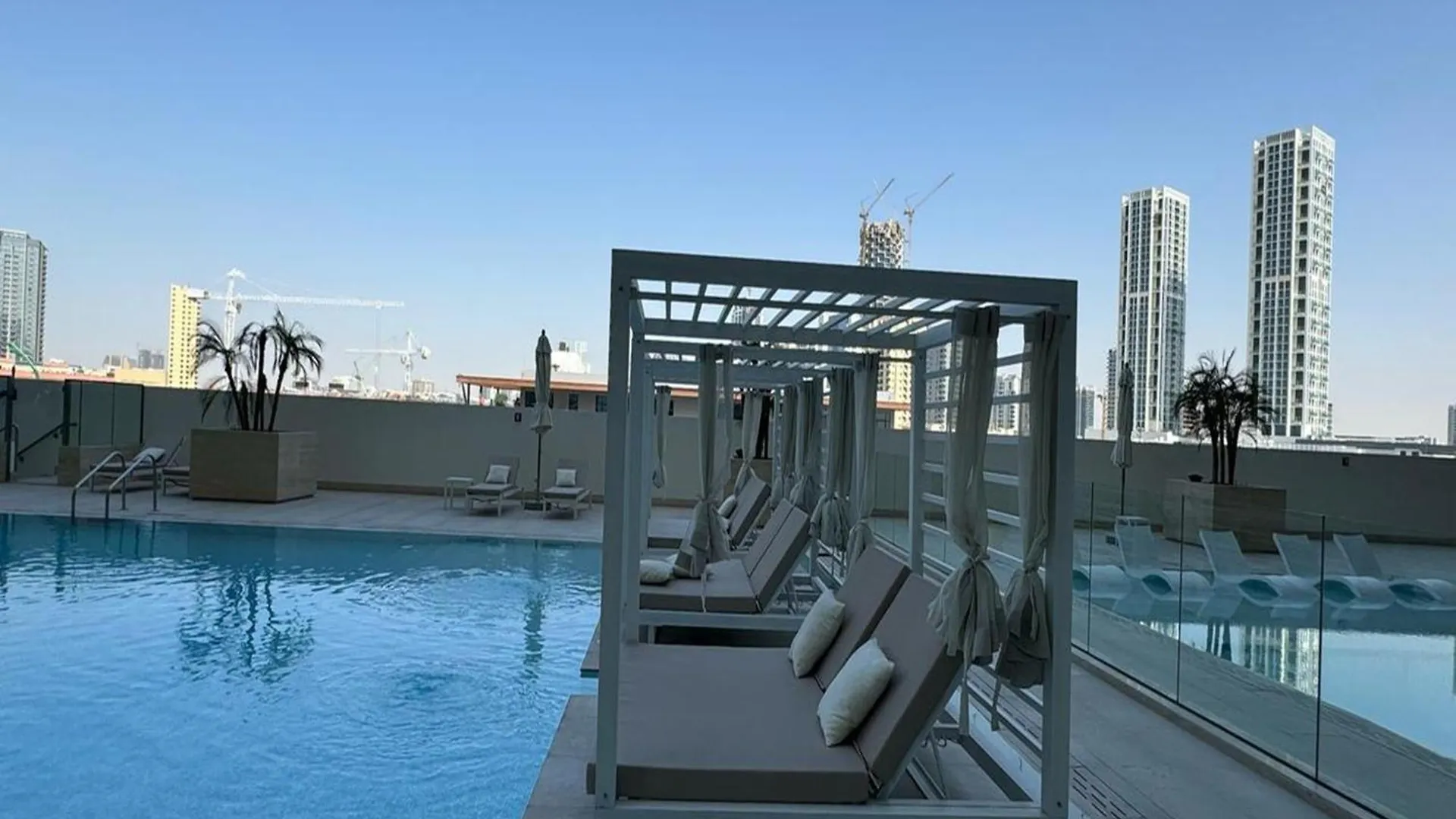 Luxury Belvilla 1Br Pool View Apartment In Jvc Dubai